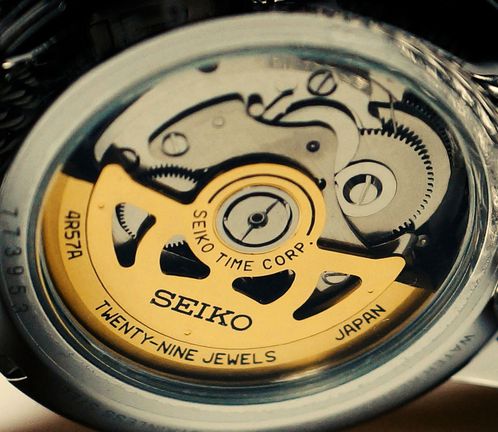 精工Seiko 4R57機芯評價與介紹，4R系列的新機芯，有什麼設計上的改動呢? | 舵風格